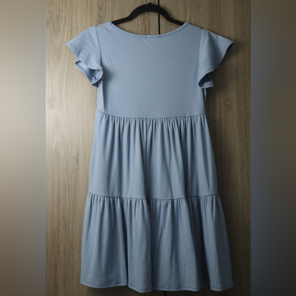 Cute, Girly, and Light Weight Dress - Picture 2 of 2